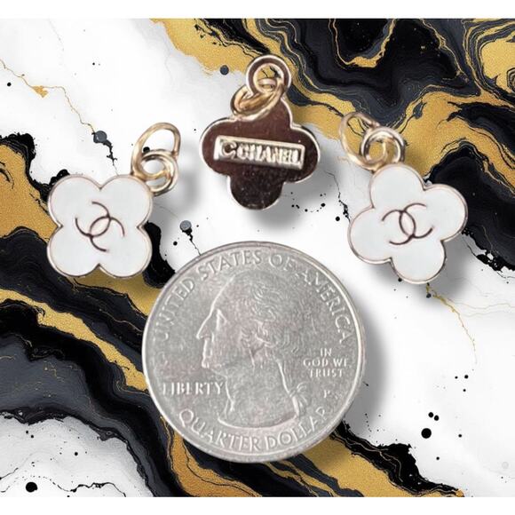 2 Piece White/Gold Earring Making Clover Charm Pendant Pull - Picture 1 of 1